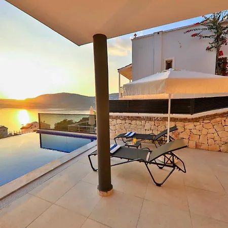 Rainbow Villa