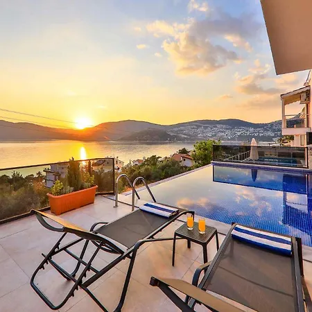 Rainbow Villa *