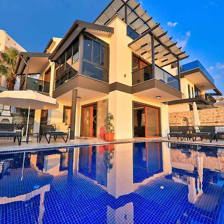 Rainbow Villa *